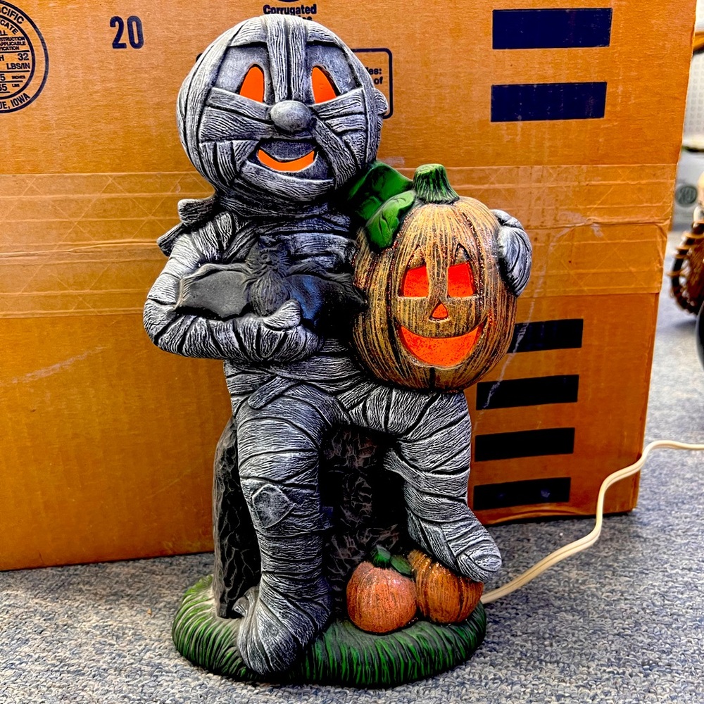 Halloween ceramic light up mommy
